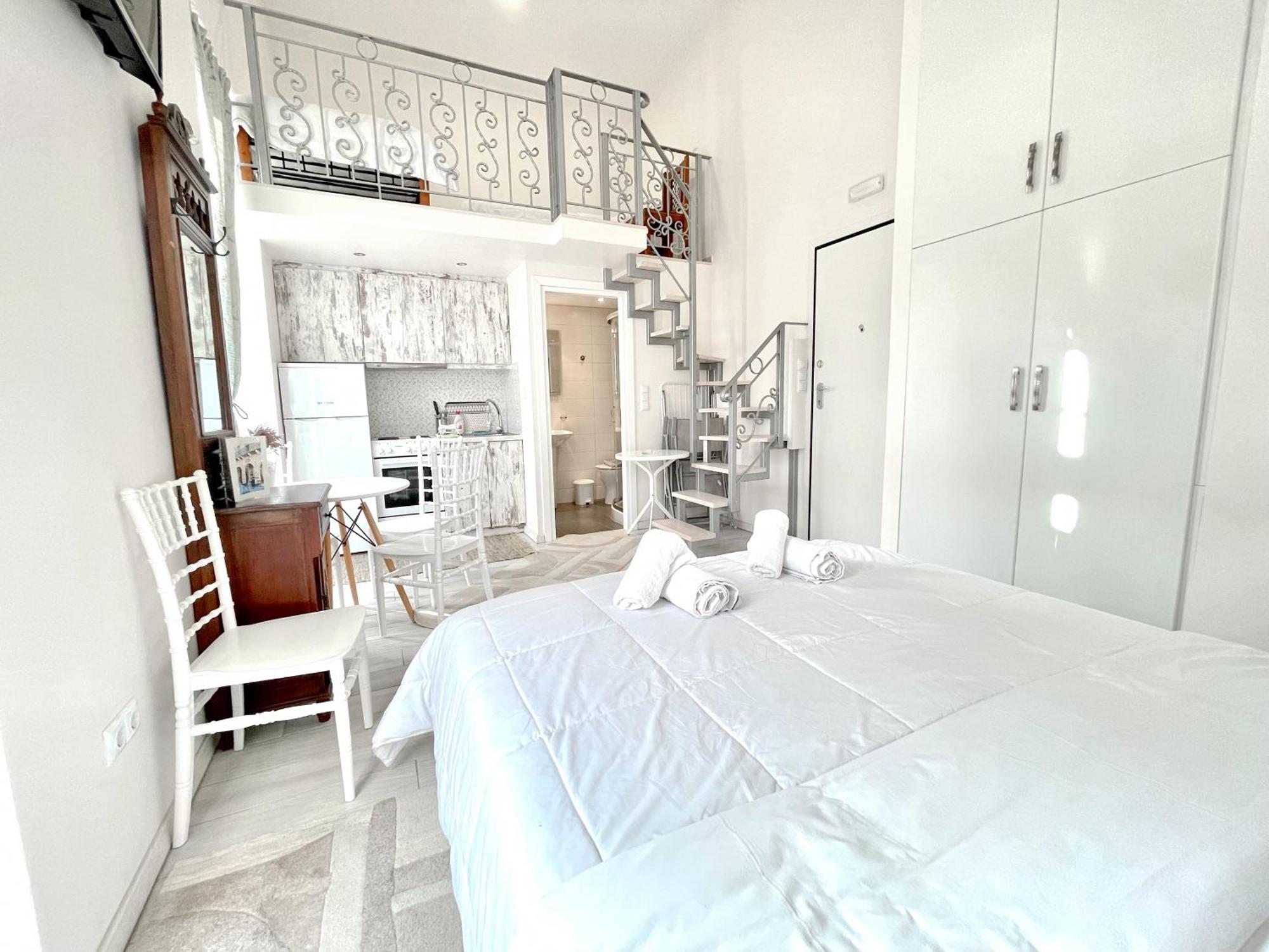 Xenias Rooms Apartments Koróni Exteriör bild